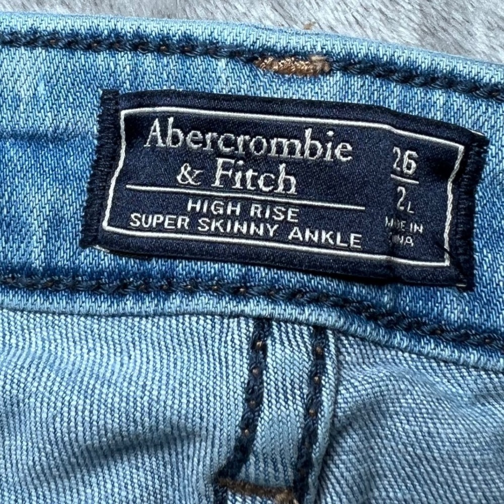 Abercrombie & Fitch High Rise Super Skinny Ankle Jeans 26/2 Floral Embroidered - Picture 4 of 16